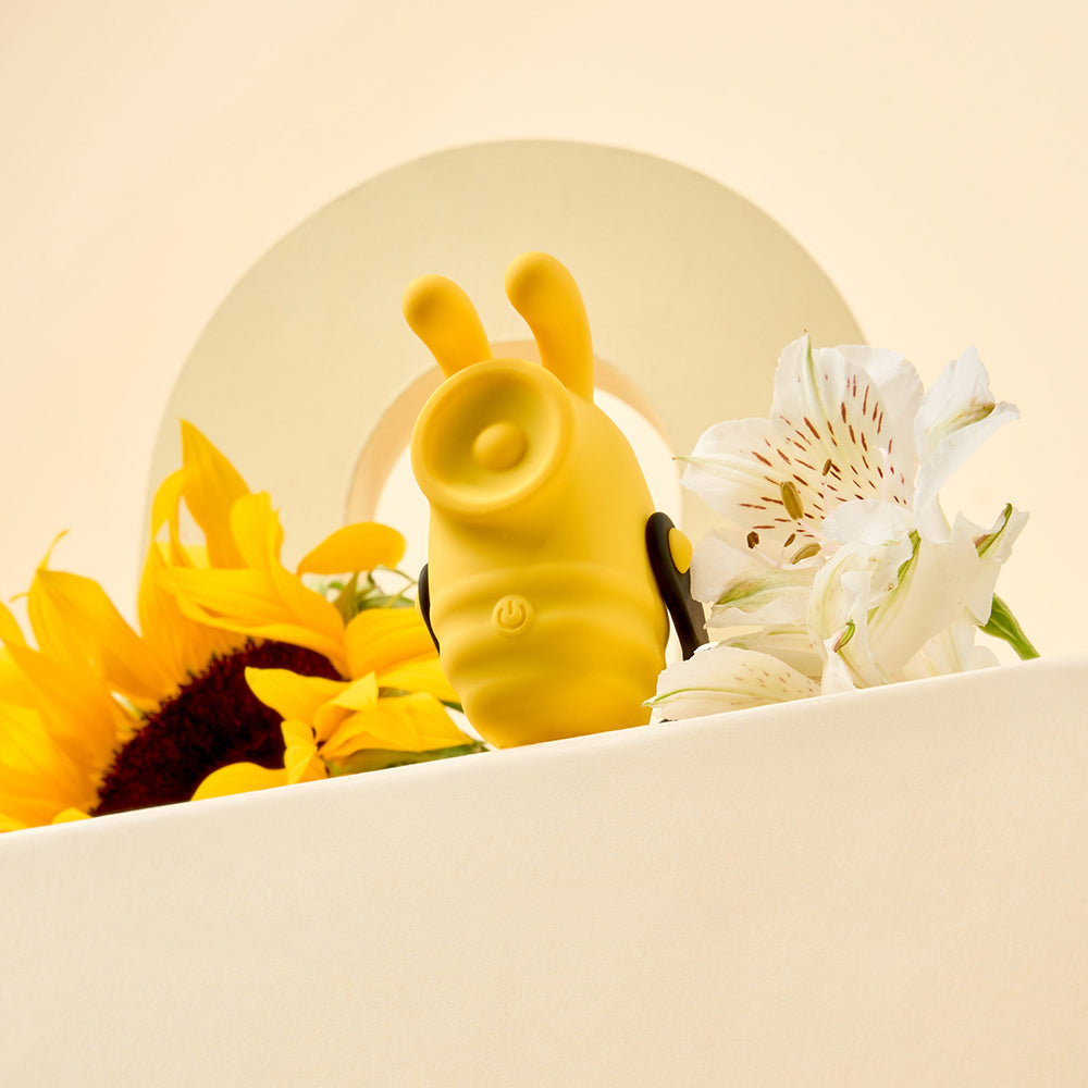 Camtoyz Bumble Bee Clitoral Thumper