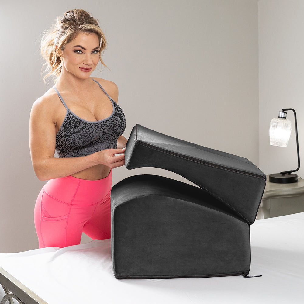 Liberator Flip Ramp with Slip Cover in Black